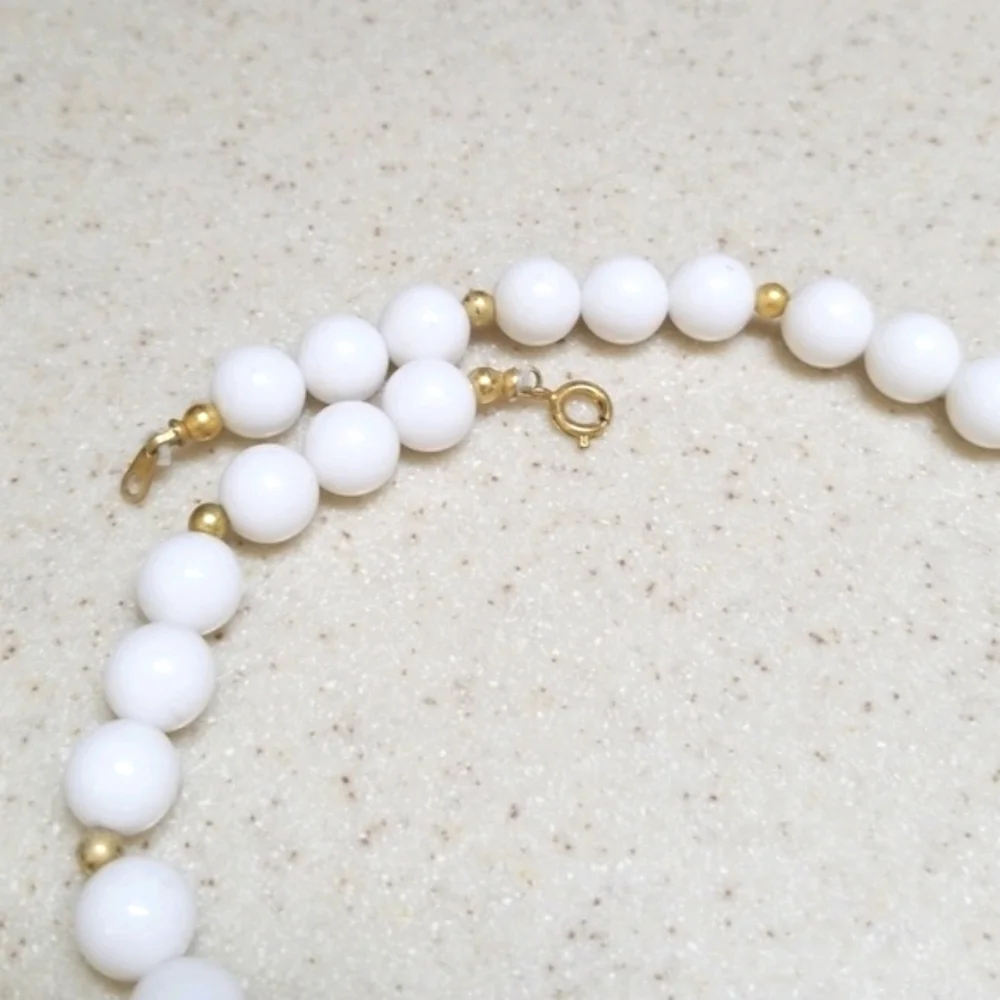 Vintage Mid Century Beaded Pendant Necklace Gold Tone - Picture 5 of 8